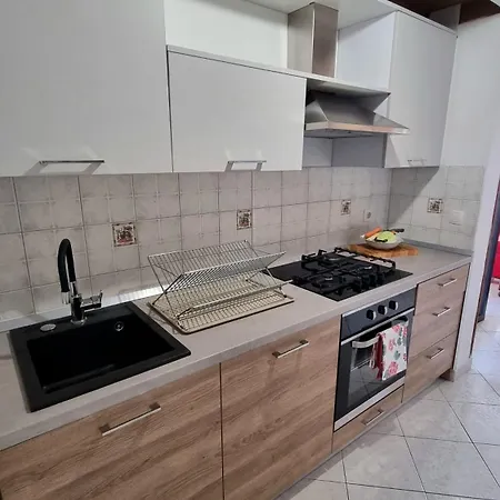 Garden Escape Zupanic * Póla