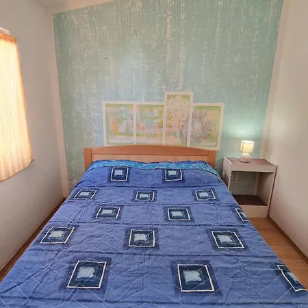 Garden Escape Zupanic Daire