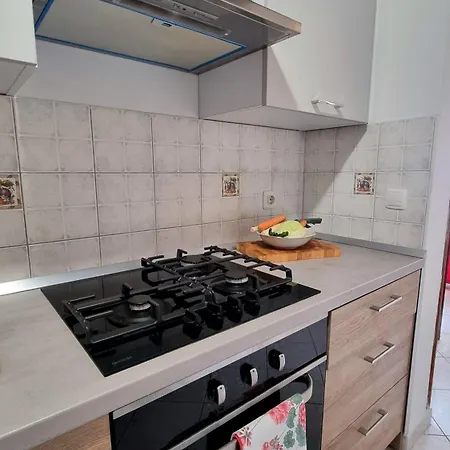 Garden Escape Zupanic Апартаменты Пула